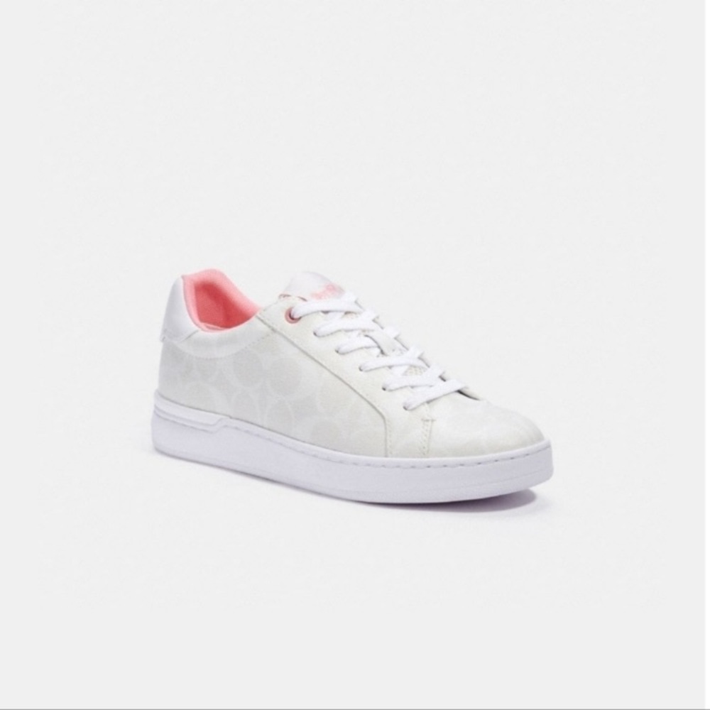 Clip Low Top Sneaker